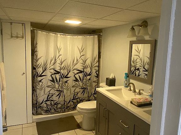 Full bathroom 