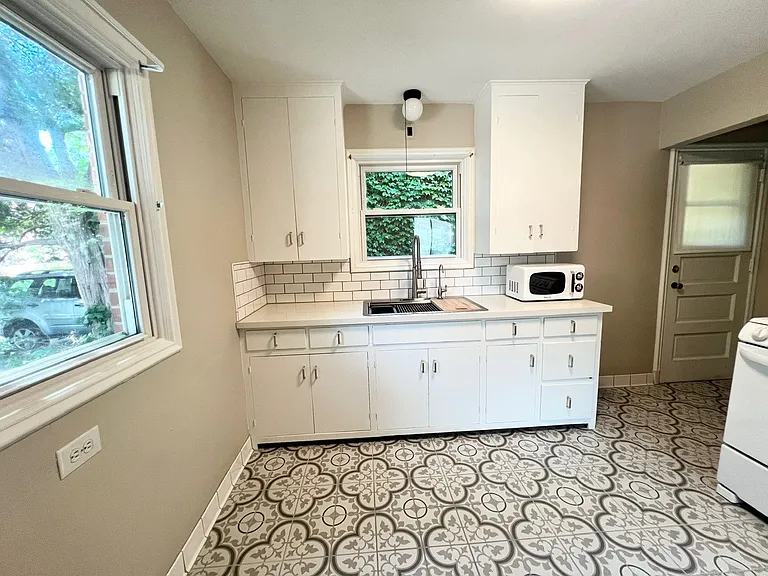 Modern farmhouse updates in this charming kitchen.