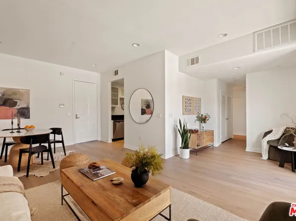 230 S Jackson St APT 301, Glendale, CA 91205