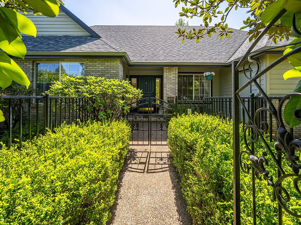 1st image of 1625 Victorian Way