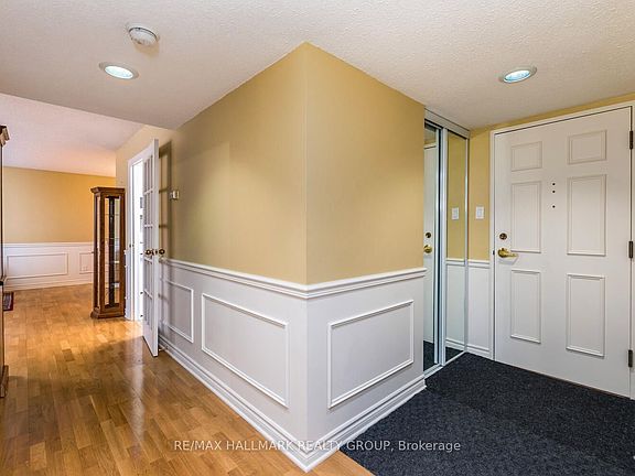 4th image of 470 Laurier Ave W #902