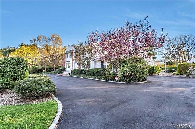 2nd image of 4 Louis Dr
