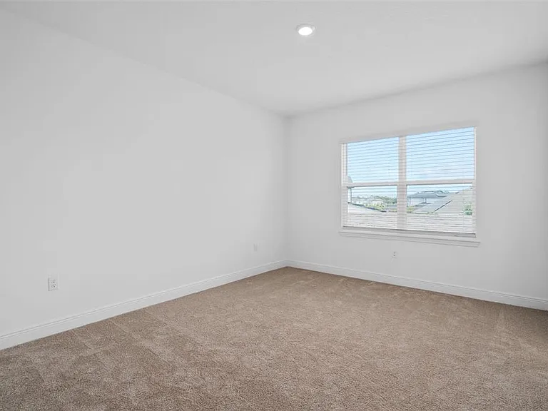 6573 Quest St — Photo 13