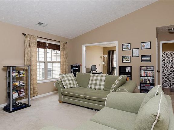 3rd image of 2473 Rockaway Pl