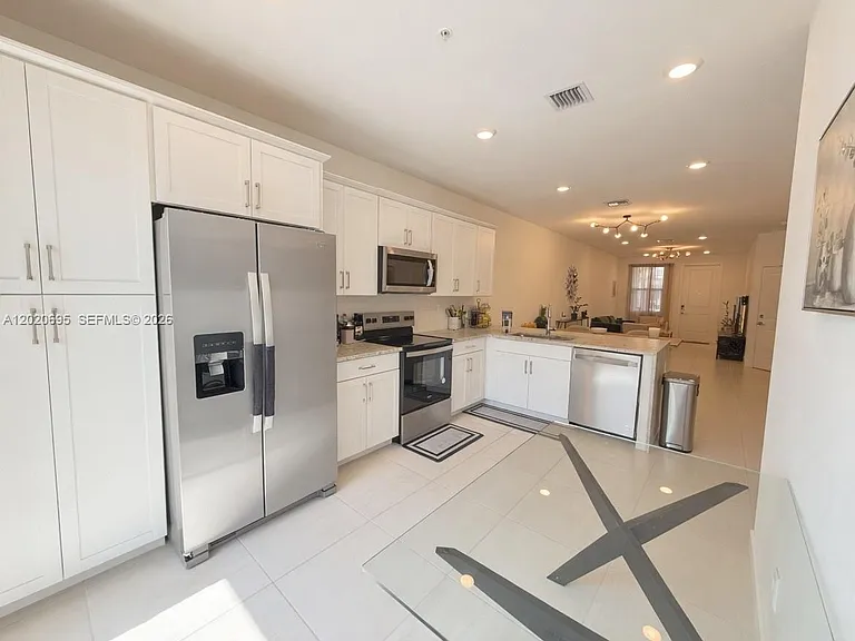217 SW 170th Ave — Photo 8