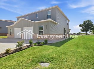 406 B W Cloud Dr, Siloam Springs, AR 72761