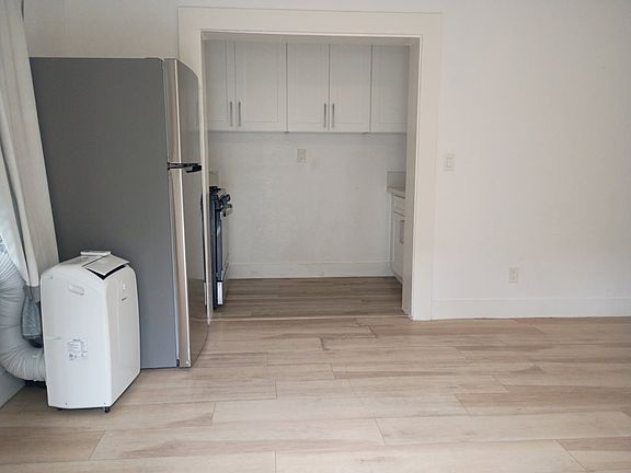 2nd image of 777 N Los Robles Ave APT 11