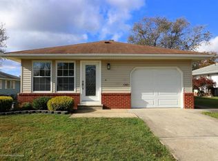 17 Grenada St, Toms River, NJ 08757