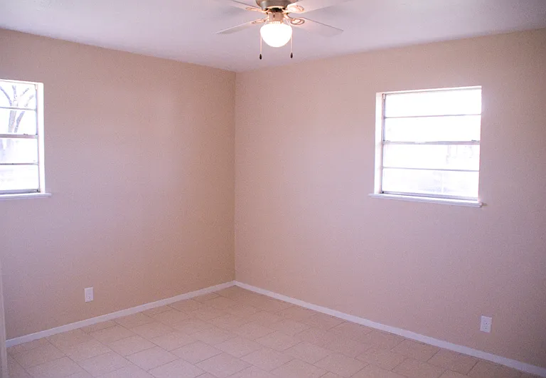 590 N Donna St — Photo 9