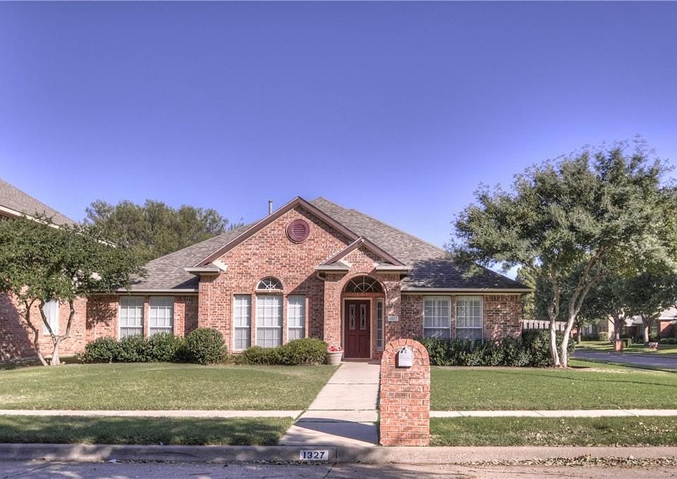 1st image of 1327 Black Oak Dr