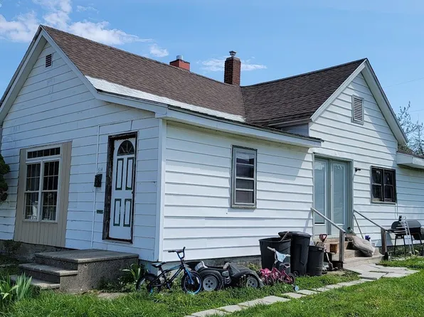 614 SW 1st St, Washington, IN 47501