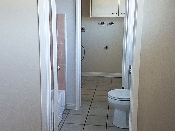 4th image of 462 Raymond Ave