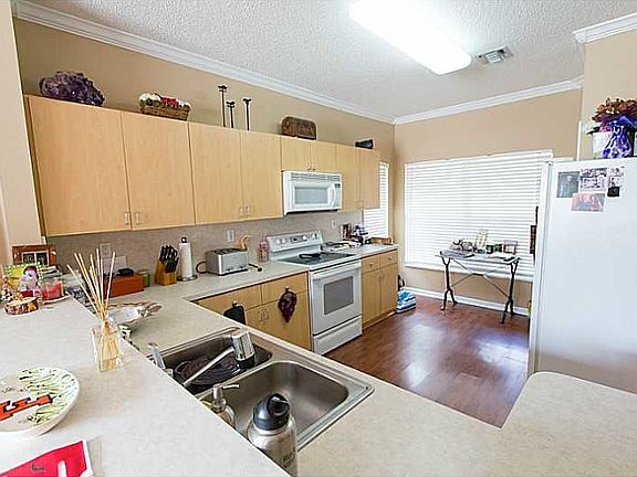5th image of 7782 N Southwood Cir