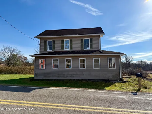 371 Pond Hill Mountain Rd, Wapwallopen, PA 18660