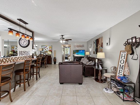 5th image of 5193 Lakefront Boulevard #C