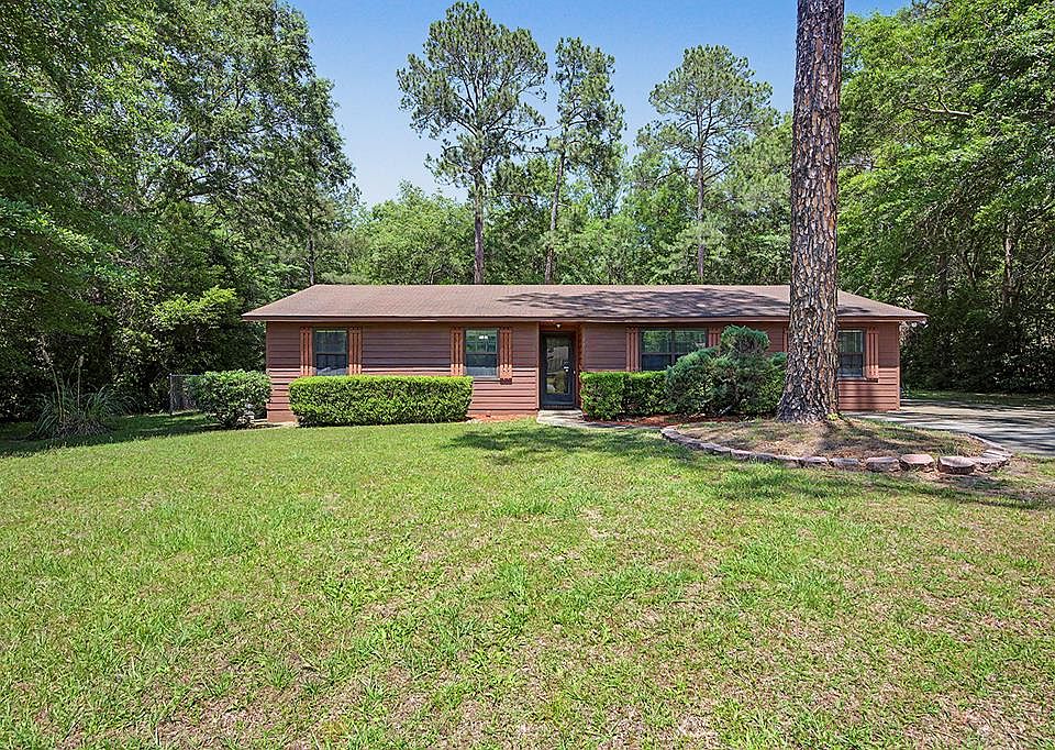 1st image of 2207 Jasmine Ct