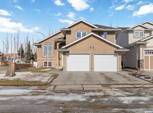 3 Briarvale CRESCENT, Saskatoon, SK S7V 1C5