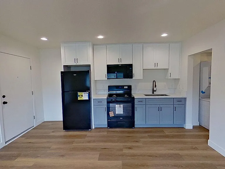 829 N Garfield St — Photo 100