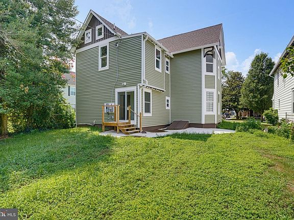 4th image of 410 West St