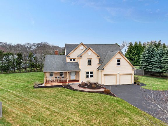 2nd image of 34 Fowler Farm Road