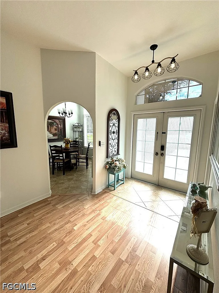 Building Photo - 1090 Woods Dr