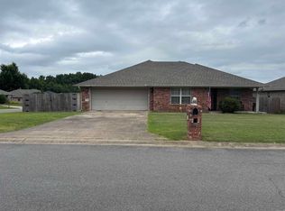 14 Windsor Park Dr, Ward, AR 72176