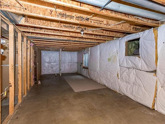 3rd image of 45 Lodgepole Dr