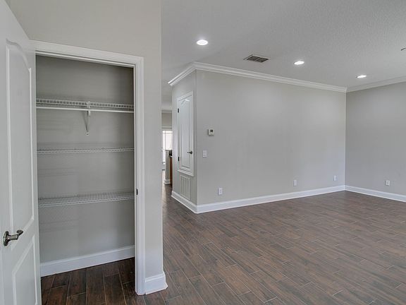 5th image of 1761 Indiana Ave #F