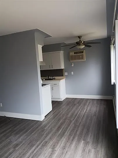 415 E Mill St — Photo 3