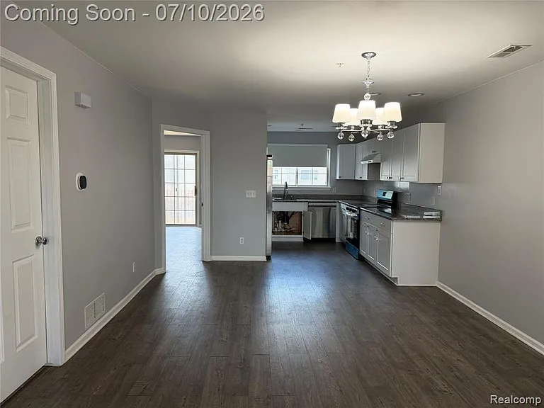 29415 Glen Oaks Blvd E — Photo 5