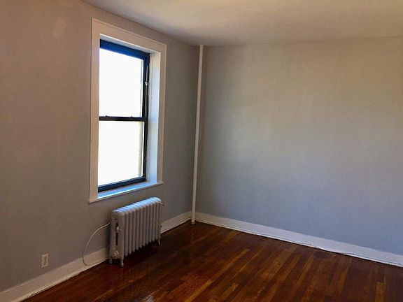 2nd image of 2139 27th St APT B3