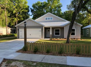 9410 Greenways Ln, Fanning Springs, FL 32693