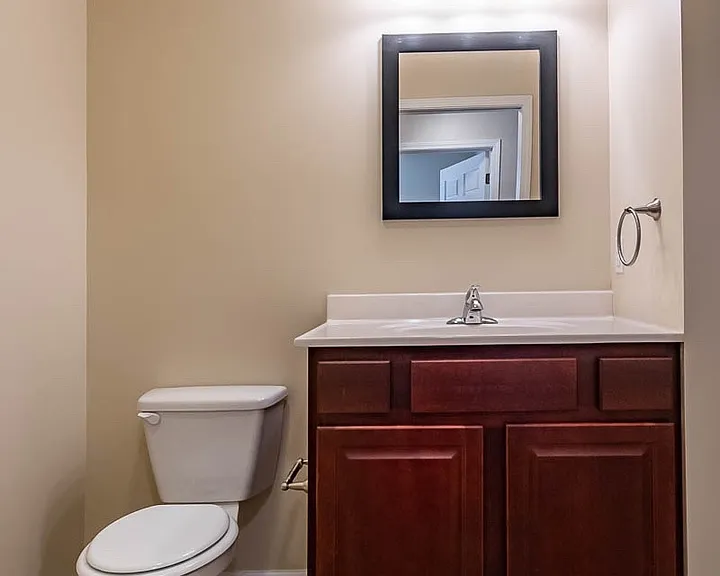 Tenth & College Horizons Apartments — Photo 57