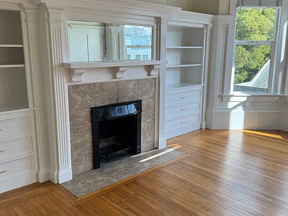 2nd image of 540 Cole St APT 5