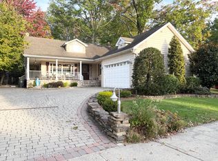 123 S Goff Ave, Staten Island, NY 10309