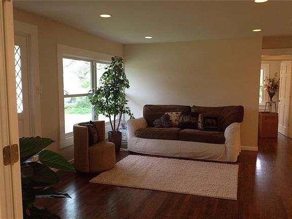 4th image of 10878 Mandalay Dr