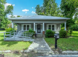 122 Hopkins St, Waycross, GA 31501