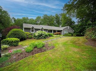 5 Spoke Dr, Woodbridge, CT 06525