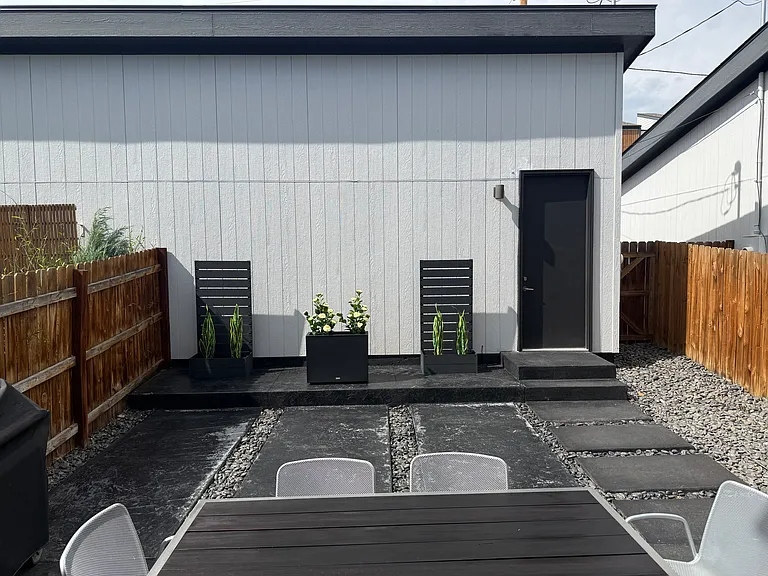 1751 W 40th Ave — Photo 20