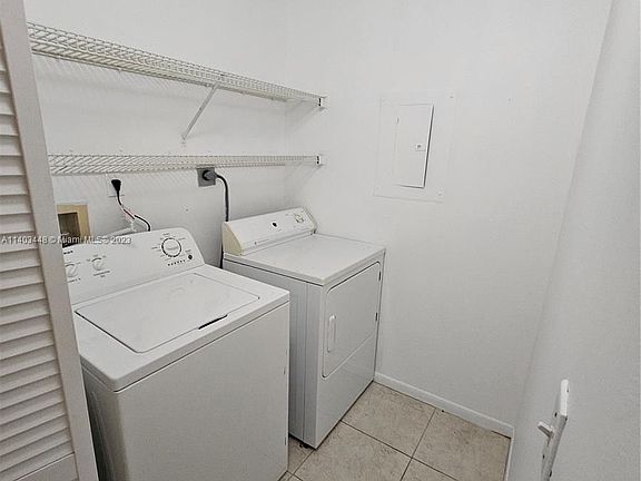 5th image of 19901 E Country Club Dr #2503