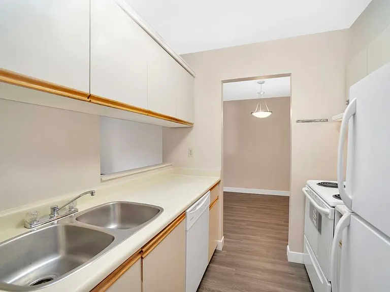 10951 Mortfield Rd — Photo 5