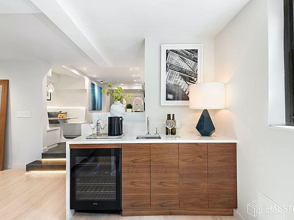 3rd image of 230 E 73rd St #9E