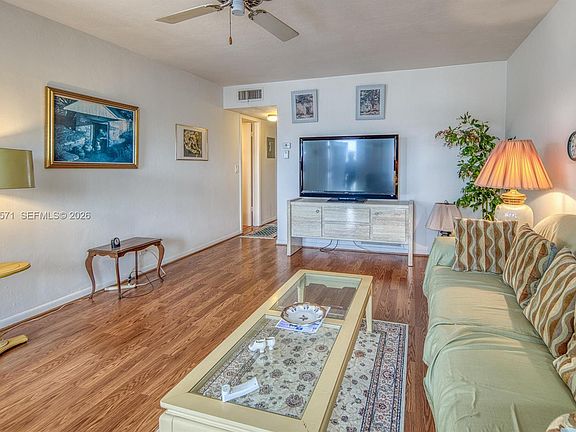 5th image of 2440 W Lake Osborne Dr #210