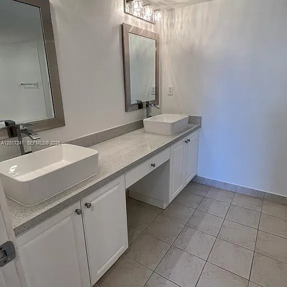 509 E Sheridan St #408 — Photo 4