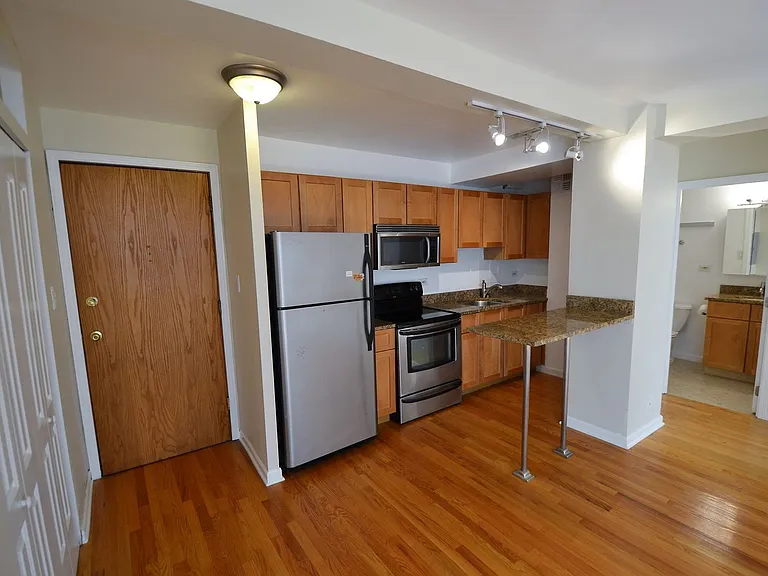 4180 Marine Terrace Apartments — Photo 87