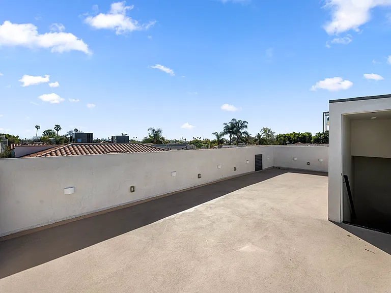 439 N Sierra Bonita — Photo 32