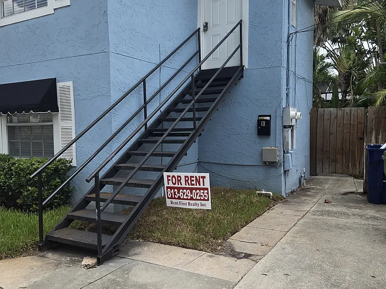 1405 W Deleon St #B — Photo 2