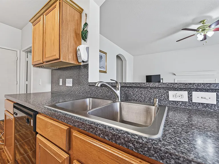 6506 Signal Point Ln — Photo 9