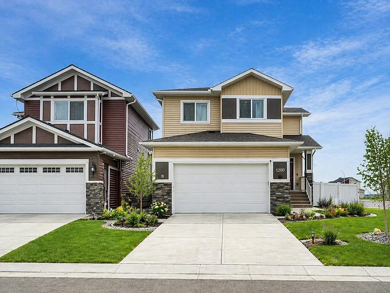1200 Iron Landing Way — Photo 2
