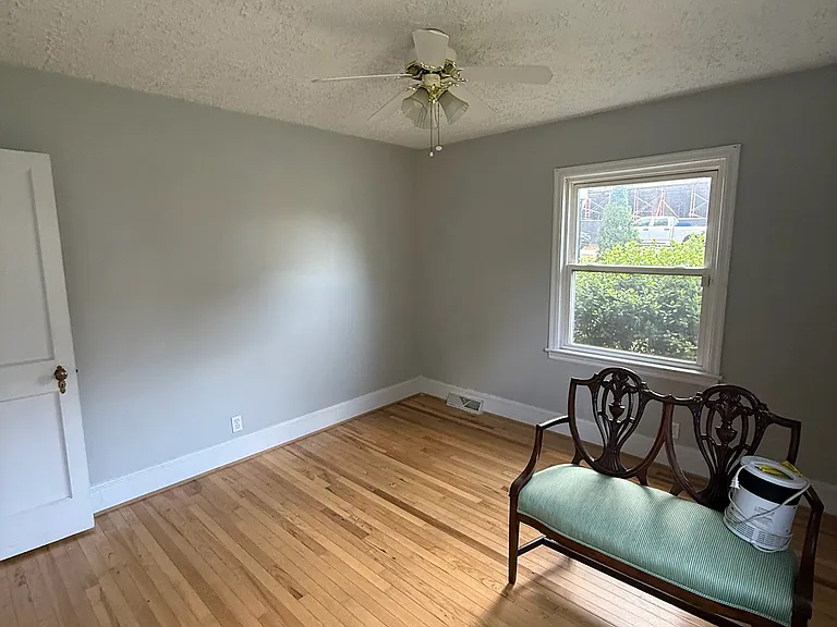 324 E Peterson Dr — Photo 41